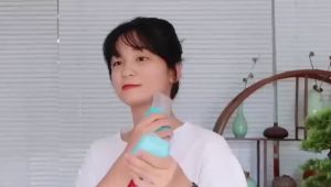 Home2U🏡 Ice Face Roller Facial Skincare Beauty Tool Silicone Ice Cube Massager Face and Eye Reusable Silicone Ice Stick Penggelek Ais Muka 硅胶冰敷