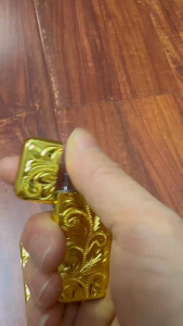 Hột Quẹt Bật Lửa Gas Đá XF624 Khắc Họa Tiết Hình Rồng Hoa Văn Thỏi Vàng 999 Cực Đẹp Siêu Mỏng Nhẹ Tiện Lợi