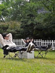 เก้าอี้สนาม แบบเอนนอน เก้าอี้แค้มป์ปิ้ง ขาเหล็ก ผ้าใบกันน้ำ พับได้ มีที่วางแก้วน้ำ มีกระเป๋าเก็บ