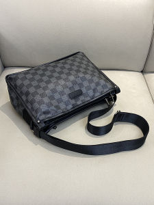 อินเทรนด์ ความจุขนาดใหญ่ของผู้ชาย ลายสก็อต กระเป๋าสะพายข้าง ลำลอง ธุรกิจ สไตล์เกาหลี กระเป๋าสะพายไหล่เดี่ยวแนวนอนทนต่อการสึกหรอ