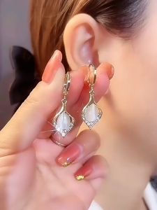 Anting Kucing Mata Batu Permata Model Tetesan Air - Desain Eksklusif 2025 Perak Asli Tahan Karat Hadiah Wanita Trendi Best Seller (Cantik Elegan Harga Spesial)