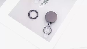 4cm Heavy Duty Retractable Metal Wire Keychain Pull Badge Reel ID Strap Name Card Badge Holder Reel Spring Key Ring Outdoor Tool