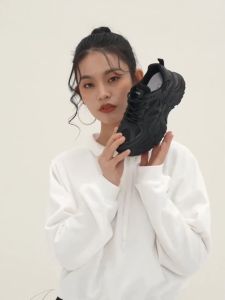 รองเท้าผ้าใบผู้หญิง รองเท้าวิ่งสไตล์เกาหลี รองเท้าเสริมส้น รองเท้ามินิมอล ๆ ร่วมกับคู่ทั้งหมด ที่สามารถใส่เที่ยวใส่ทำงานได้