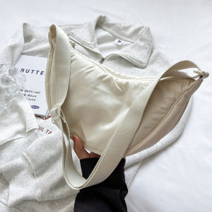 ใหม่กระเป๋าสะพายข้างกันน้ําที่เรียบง่ายสําหรับผู้หญิง กระเป๋ารักแร้แบบพกพา กระเป๋าสะพายลําลองความจุขนาดใหญ่ กระเป๋าผ้าใบเดินทางแสงสําหรับผู้ชาย ช้อปปิ้งและการเดินป่า