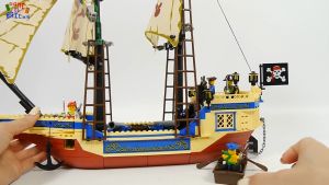 Enlighten Brick Classis Pirates Warship Model Building Block Toy LEGO Compatible Pirate Toy Brick Best Gift for boy Collection Toys