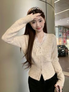 GUZILIAN | Sweet And Spicy French Style Lace V-Neck Sweater Women Winter High-End Small Fragrance Wind Knitted Long Sleeve Top
