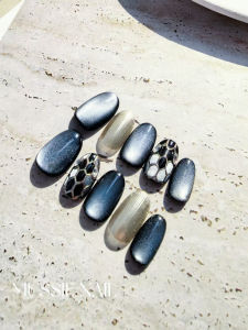 M·S Studio 2025 New Short Style Wearable Nail Tips Bright Color Snake Head Design Beautiful And Fashionable Nail Art Supplies