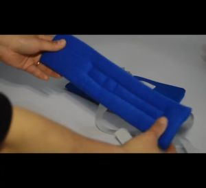 สายรัดข้อมือผู้ป่วย/กันดึงสาย/สายรัดแขนขา สายรัดนี้จะช่วยปัองกันอันตรายที่เกิดขึ้น สายรัดข้อมือจะช่วยให้ผู้ป่วยไม่สามารถทำร้ายร่างกายตนเอง หรือเอื้อมมือไปหยิบ จับ ดึง แกะ เกา ร่างกาย หรือดึงสายทางการแพทย์ต่างๆออก