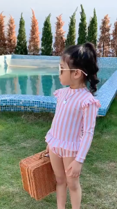 Bộ jumpsuit bơi hoa nhí dễ thương YIBAIDU - Đồ bơi bé gái tay dài 10-25kg kèm nón MIRILIK