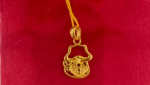 Poh Heng Jewellery 22K Snake with Prosperity Lock Pendant in Yellow Gold  [Price By Weight]