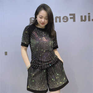 Designer Summer 2024 Womens Slim Fit Short Sleeve T-Shirt Elastic Heavy Embellishment Casual Sportswear Set Cotton Material