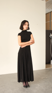 Đầm dài Dahlia váy dài ôm eo xếp ly dướimàu đen vải co dãn có óng ánh nhẹ