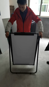 Braun Mall - 90x60cm กระดานฟลิปชาร์ท กระดานไวท์บอร์ด ฟลิปชาร์ทแม่เหล็ก ใช้ได้2ด้าน พับเก็บได้พกพาสะดวก Whiteboard Flipchart