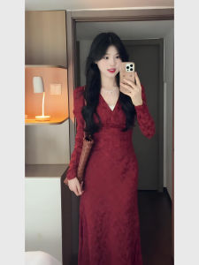 QFN | Retro V-Neck Fishtail Fit-and-Flare Red Dress