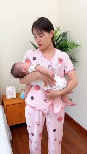 Baby cross front hold baby waist stool to go out simple single shoulder light carrier