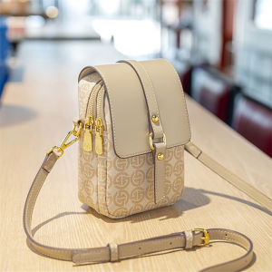 Hong Kong Stylish Small Square Bag Womens Crossbody Bag Multi-Layer Large Capacity Summer New Fashion Handbag IT GDUUCI