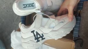 Sandal Rọ Thể Thao M.LB chữ LA màu trắng Hàng Fullbox (sẵn giày và sục)- Ana Quảng Châu-kèm video thật