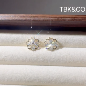 TBK 18K Gold Cubic Zirconia Stud Earrings Accessories For Women 689E