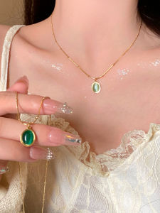 Green Cats Eye Titanium Steel Necklace Womens Style Luxury Minimalist Pendant Clavicle Chain Necklace French Vintage Jewelry