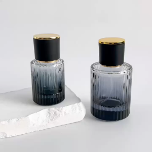 [HCM] Vỏ rỗng chai đựng nước hoa 30ml 50ml 100ml thân trụ đen nắp phủ kim loại sáng bóng vòi xịt phun sương.