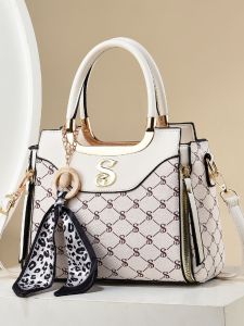 Fashionable Ladies Shoulder Bag 2026 New Style Versatile Crossbody Handbag with Letter Print Soft PU Leather Commuter Friendly
