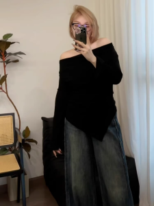 เสื้อถักเข้ารูปไหล่เดียวไซส์ใหญ่ ทรงสลิมฟิต สำหรับผู้หญิง ฤดูใบไม้ร่วง 2023 ใหม่ ปกปิดเนื้อผ้า ด้านในเสื้อ แขนยาว ปกติ