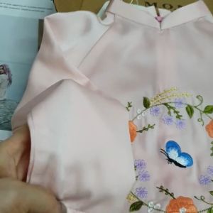 Áo Dài Bé Gái Chất Lụa Cao Cấp Mát Lịm Thêu Hoa Hồng Diệp Hồng