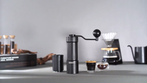 Máy xay hạt cà phê cầm tay chuyên nghiệp 2 trong 1 pin 980mAh 60 cấp độ xay. Thương hiệu Mỹ cao cấp HiBREW - G4C - BẢO HÀNH 12 THÁNG