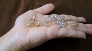 Cincin Wanita SS Bunga Full Crystal Berlian Titanium 22K