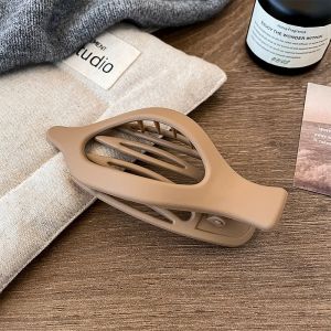 Large Plastic Hair Claw Clip Matte Color Hair Clamps Grab Hollowed Oval Geometric Barrettes Hairpin Women Hair Accessories