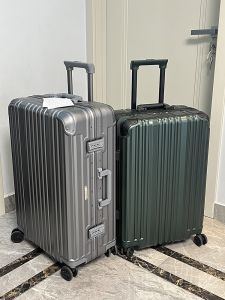 High-Strength Aluminum Alloy Frame HINOMOTO Luggage Bag with Universal Wheel Zipper Closure Suitable for Men and Women