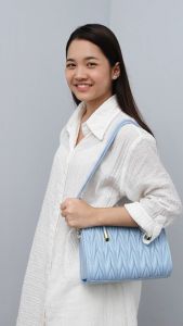 MOCO Fashion Tas Selempang Wanita Hand Bag Tekstur Timbul Zigzag 2819