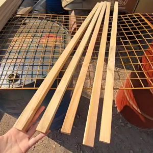 ไม้สักแผ่น ไม้ระแนง ซี่ระแนง เนื้อไม้เต็ม ไสเรียบ ขนาด กว้าง 2.5 xยาว100x หนา2.5 ซม. รีดไส4ด้าน มัดละ10แผ่น สำหรับงานDIY ขัดให้เรียบร้อย