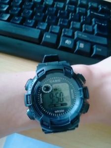 Digital Sports Watch Outdoor Waterproof Watch Boys and Girls Wrist Watch