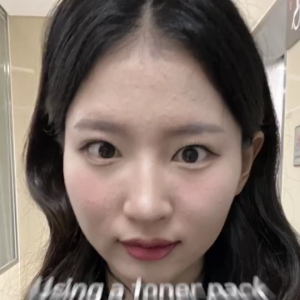 Torriden DIVE IN Low Molecular Hyaluronic Acid Multi Pad for Pore Minimizing & Redness Relief & Exfoliating 80ea,Cool the heated skin and replenish the moisture