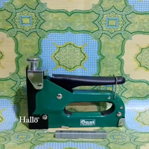Staples Kardus Stapler Gun Tacker Merk Onat