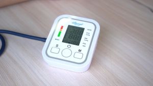 PROMO TERBARU TaffOmicron Tensimeter Digital Pengukur Tekanan Darah Tinggi Monitor Tensi Sangat Akurat Bahasa Indonesia - BW-3205