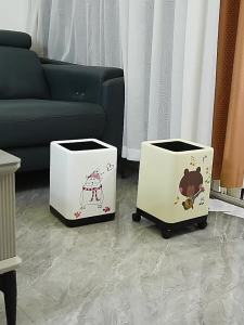 Cute Rolling Waste Bin Large Capacity