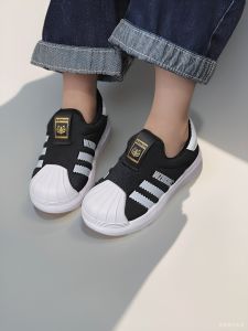 รองเท้าเด็กฤดูใบไม้ร่วง/ฤดูหนาว 2023 รองเท้ากีฬาเด็กแบบมีขนหนา รองเท้ากันลื่นพื้นนุ่ม กันกลิ่น กันลื่น รองเท้าเด็กชายและเด็กหญิง รองเท้าเด็กสัตว์น่ารักสีเหลือง