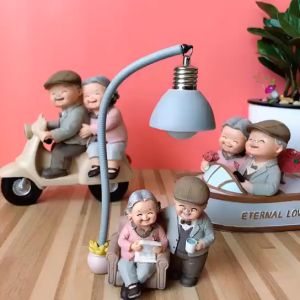 Happy Couple Figurine: Romantic Old Couple Decor & Miniature Home Decor