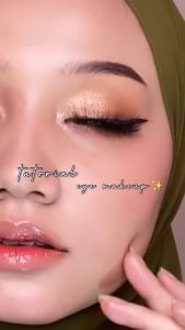 DAZZLE ME The World Traveler Eyeshadow Palette