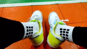 Sepatu Futsal Ortuseigh Jogosala Vanquis  bnib premium in white free kaos kaki dan deker