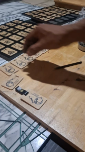 Wood plate design สไตล์ไม้แท้ ฝึกสร้างแบรนด์ด้วยความคิดสร้างสรรค์