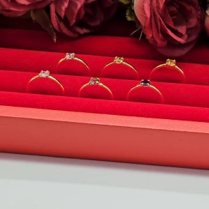 แหวนทองฝังพลอย คละสี ทำจากทองเหลืองชุบทอง ใส่เสริมบารมี ใส่ได้ทุกโอกาส ใส่อาบน้ำได้