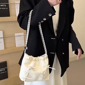 กระเป๋าสะพายไหล่ กระเป๋าสำหรับสตรี มีโบว์ตกแต่ง ความจุสูง หนัง PU สไตล์เกาหลี ดีไซน์เรียบหรู อเนกประสงค์ แฟชั่นมาใหม่(GC-150)