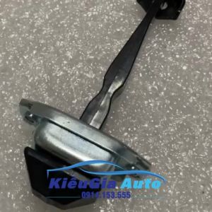 Giới hạn (dẫn hướng) cánh cửa Nissan Sunny 2013-2020