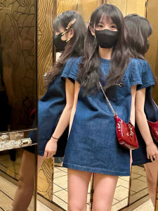 หลวม Fit คอกลม สีน้ําเงิน เดนิม เดรส แรงบันดาลใจจากคนดัง สไตล์ลำลอง กระโปรงทรงเอ ผ้าฝ้าย วัสดุ แขนสั้น ความยาวปานกลาง