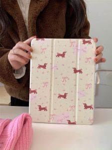 เคสป้องกันiPadอะคริลิค พร้อมถาดใส่ปากกา pro13 2024 Air6 13/11 gen9/8/7 10.2 Gen11 Air7 11 ริบบิ้นดัชชุนด์ เคสไอแพด Air4 Air5 pro11 10.9 MINI7