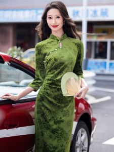 New 2025 High-End Slim Fit Cheongsam Velvet Dress Long Skirt Womens New Chinese Style Dress Autumn Season Warm Floral Pattern