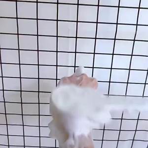 Bella【จัดส่งในท้องถิ่นในประเทศไทย】 แปรงอาบน้ำญี่ปุ่น ✨ แบบด้ามยาว ใช้ขัดหลังเองได้ | ขนแปรงนุ่มพิเศษ | วัสดุนีลอนคุณภาพสูง | สำหรับผู้สูงอายุและคนหลัง